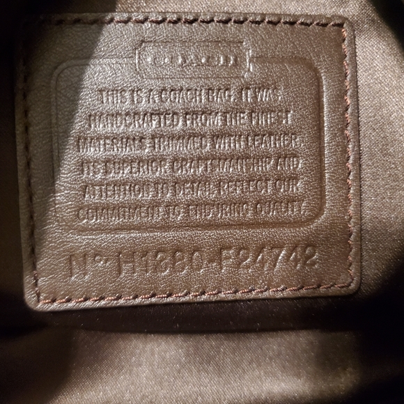 Coach Signature Bag - Picture 6 of 9